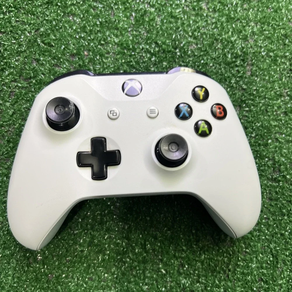 Microsoft‎ 1708 Xbox One Controller White Wireless Works